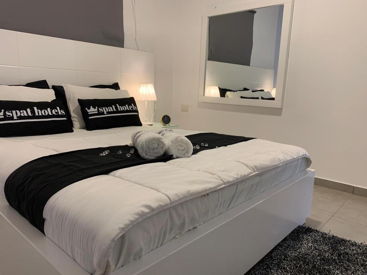 Spat Apartments Bat Yam Bagian luar foto